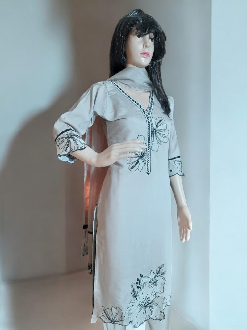 Branded roman Silk Embroidary kurta - Image 4