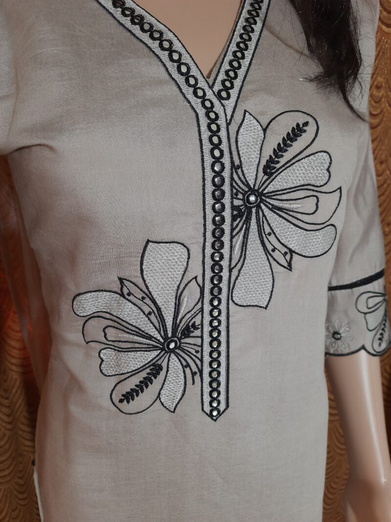 Branded roman Silk Embroidary kurta - Image 5